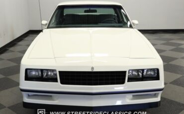 Chevrolet-Monte-carlo-1984-White-Light-Blue-17