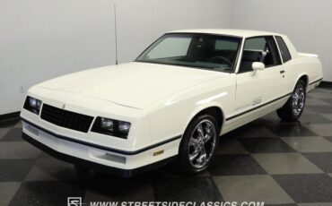 Chevrolet-Monte-carlo-1984-White-Light-Blue-19
