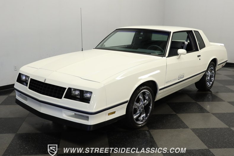 Chevrolet-Monte-carlo-1984-White-Light-Blue-19