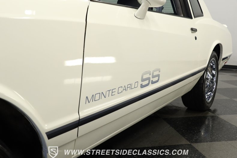 Chevrolet-Monte-carlo-1984-White-Light-Blue-23