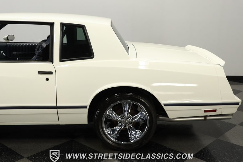 Chevrolet-Monte-carlo-1984-White-Light-Blue-25
