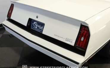 Chevrolet-Monte-carlo-1984-White-Light-Blue-26