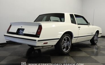 Chevrolet-Monte-carlo-1984-White-Light-Blue-27