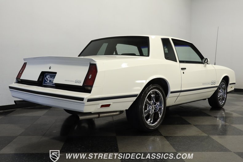 Chevrolet-Monte-carlo-1984-White-Light-Blue-27