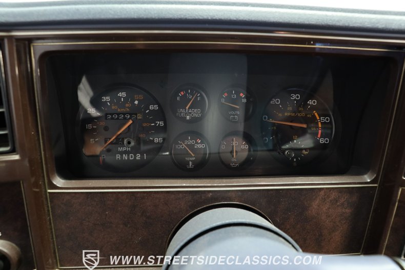 Chevrolet-Monte-carlo-1984-White-Light-Blue-34