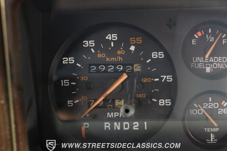 Chevrolet-Monte-carlo-1984-White-Light-Blue-35