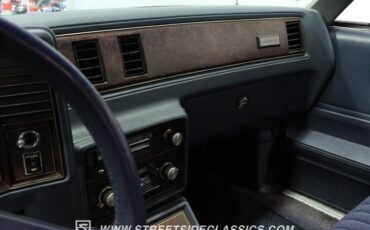 Chevrolet-Monte-carlo-1984-White-Light-Blue-38