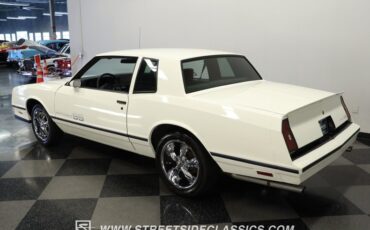 Chevrolet-Monte-carlo-1984-White-Light-Blue-4
