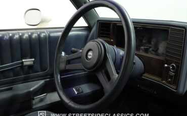 Chevrolet-Monte-carlo-1984-White-Light-Blue-47