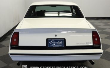 Chevrolet-Monte-carlo-1984-White-Light-Blue-6