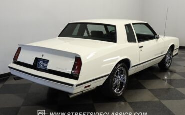 Chevrolet-Monte-carlo-1984-White-Light-Blue-8