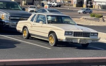 Chevrolet-Monte-carlo-1985-Custom-4