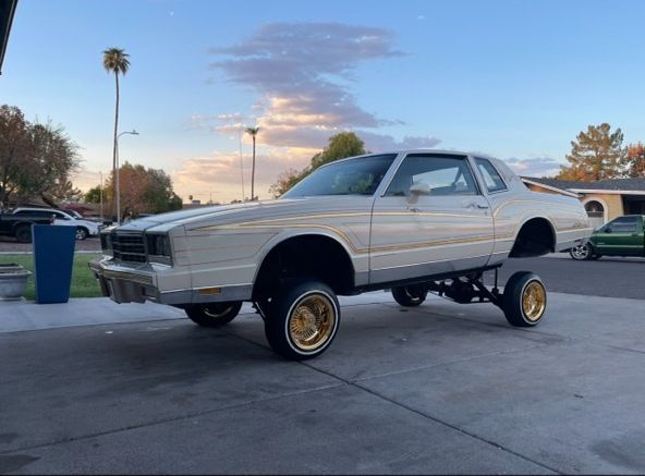 Chevrolet-Monte-carlo-1985-Custom-9
