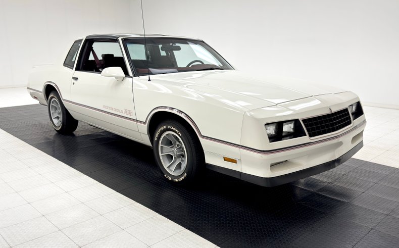 Chevrolet-Monte-carlo-1986-White-Burgundy-16