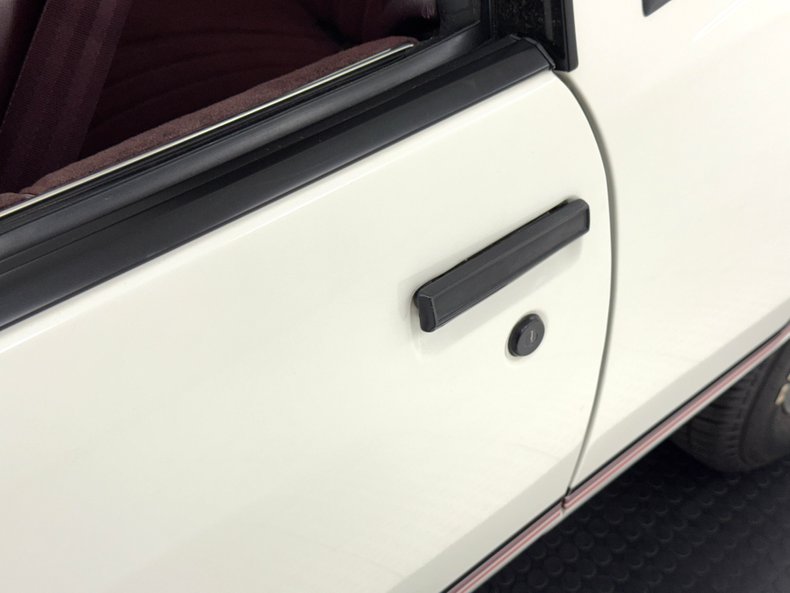 Chevrolet-Monte-carlo-1986-White-Burgundy-2