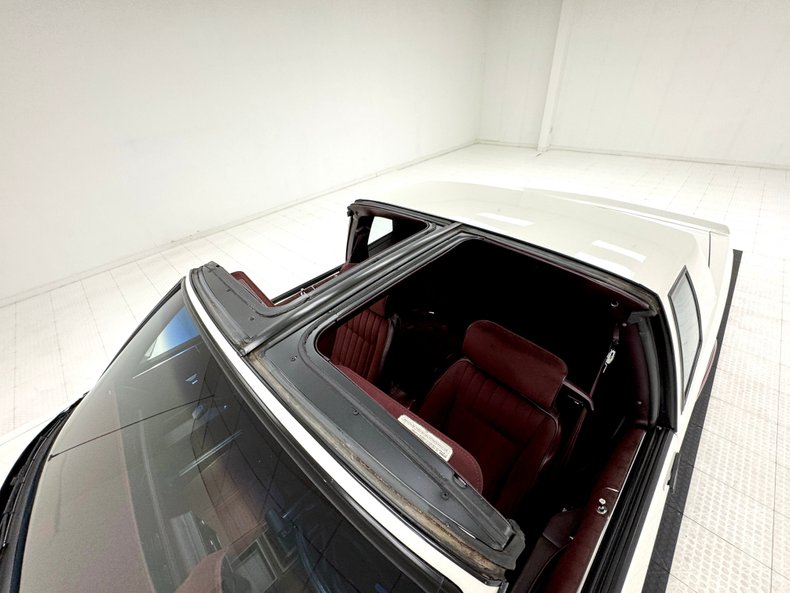 Chevrolet-Monte-carlo-1986-White-Burgundy-21