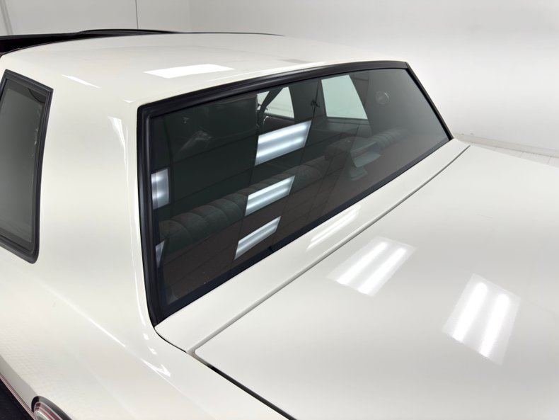 Chevrolet-Monte-carlo-1986-White-Burgundy-3