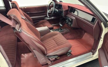 Chevrolet-Monte-carlo-1986-White-Burgundy-39