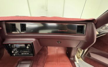 Chevrolet-Monte-carlo-1986-White-Burgundy-46