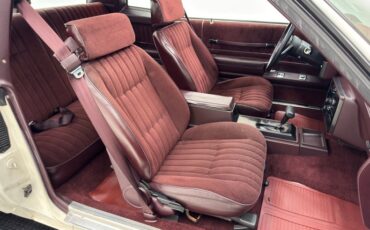 Chevrolet-Monte-carlo-1986-White-Burgundy-5