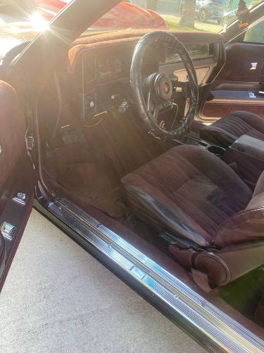 Chevrolet-Monte-carlo-1987-Black-Cherry-3