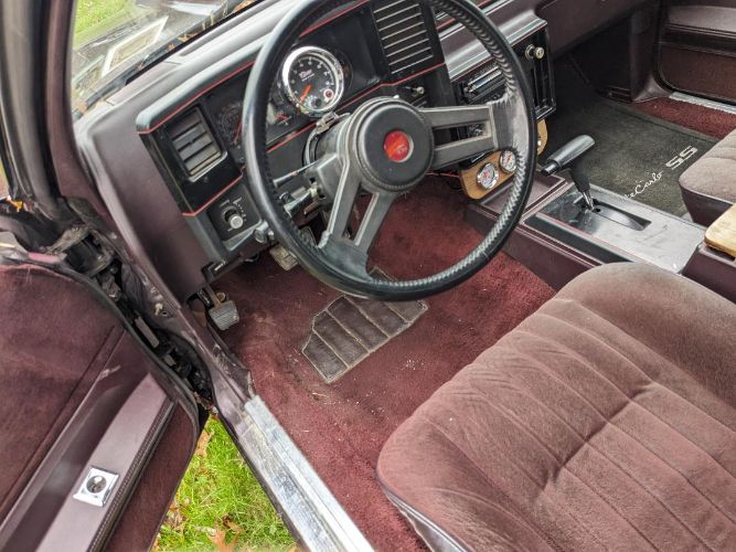 Chevrolet-Monte-carlo-1987-Custom-4