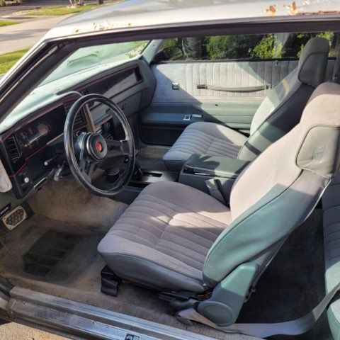 Chevrolet-Monte-carlo-1987-Silver-10