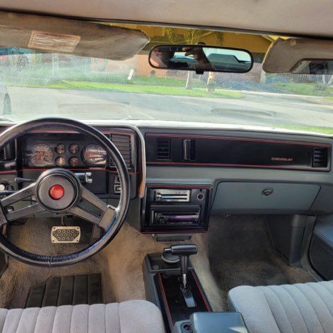Chevrolet-Monte-carlo-1987-Silver-11