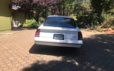 Chevrolet-Monte-carlo-1987-White-1