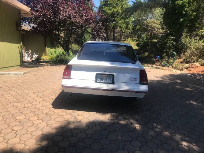 Chevrolet-Monte-carlo-1987-White-1