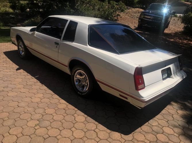 Chevrolet-Monte-carlo-1987-White-15