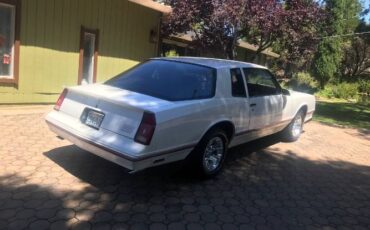 Chevrolet-Monte-carlo-1987-White-2
