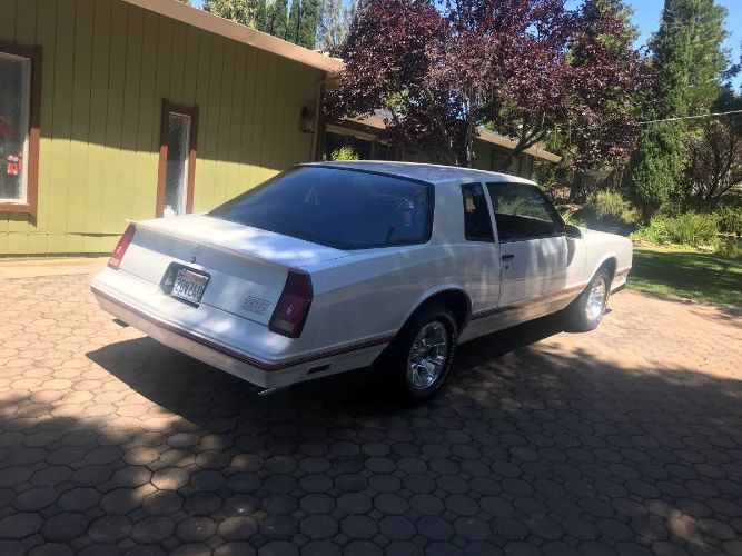 Chevrolet-Monte-carlo-1987-White-2