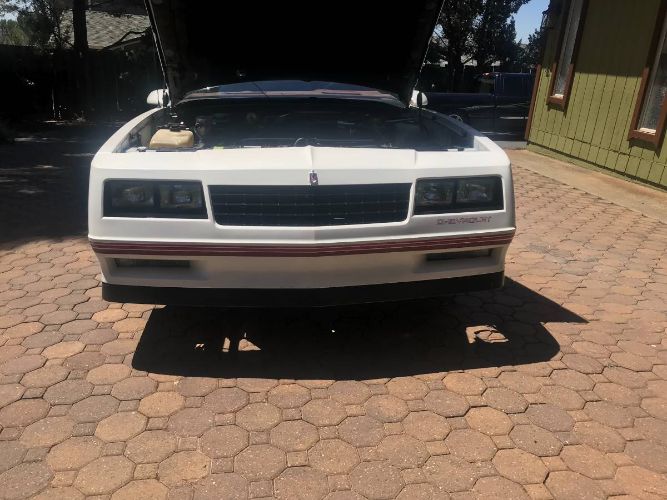 Chevrolet-Monte-carlo-1987-White-9