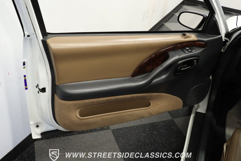 Chevrolet-Monte-carlo-1995-White-Light-Beige-Leather-4