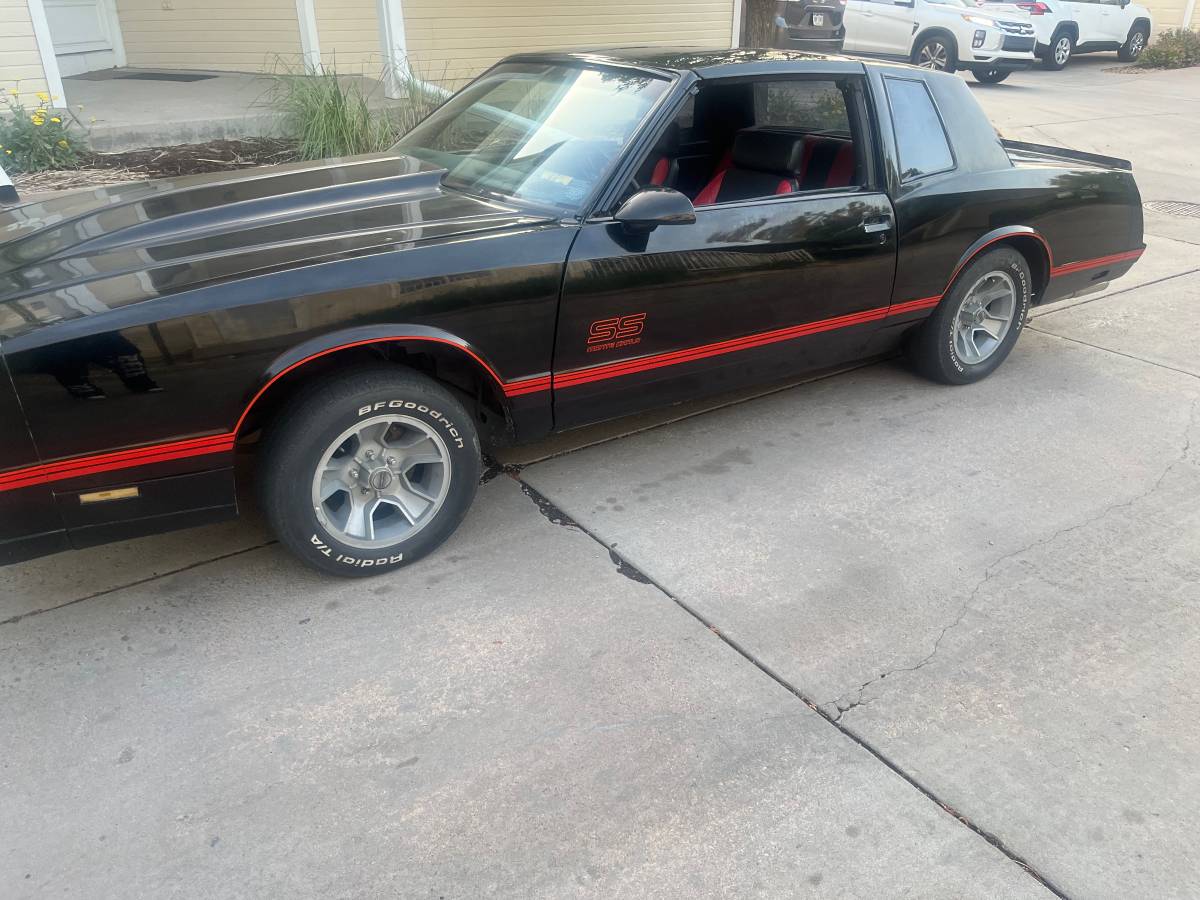 Chevrolet-Monte-carlo-ss-1986-1
