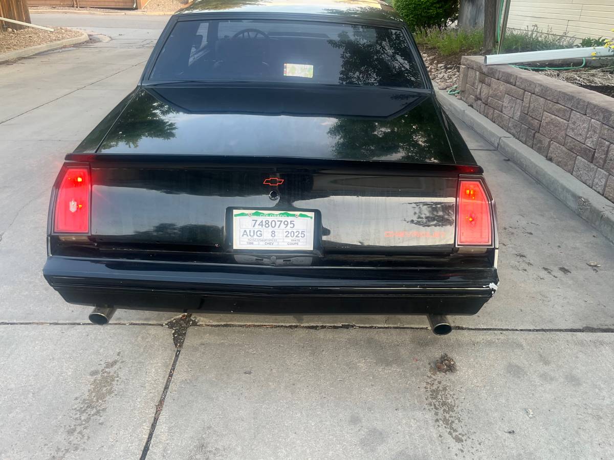 Chevrolet-Monte-carlo-ss-1986-9