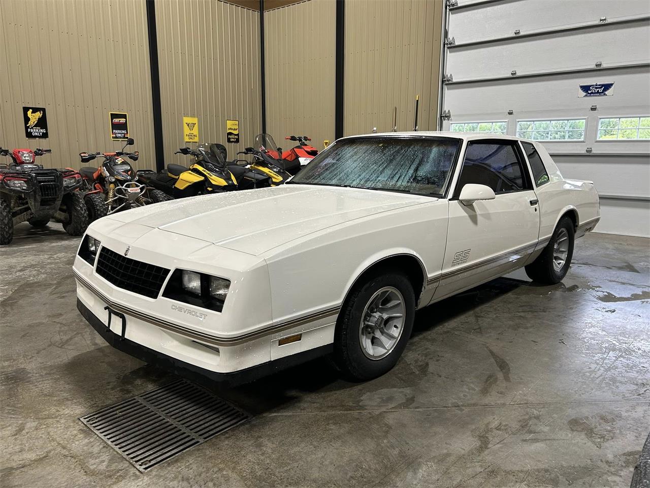 Chevrolet-Monte-carlo-ss-1988-white-tan-1