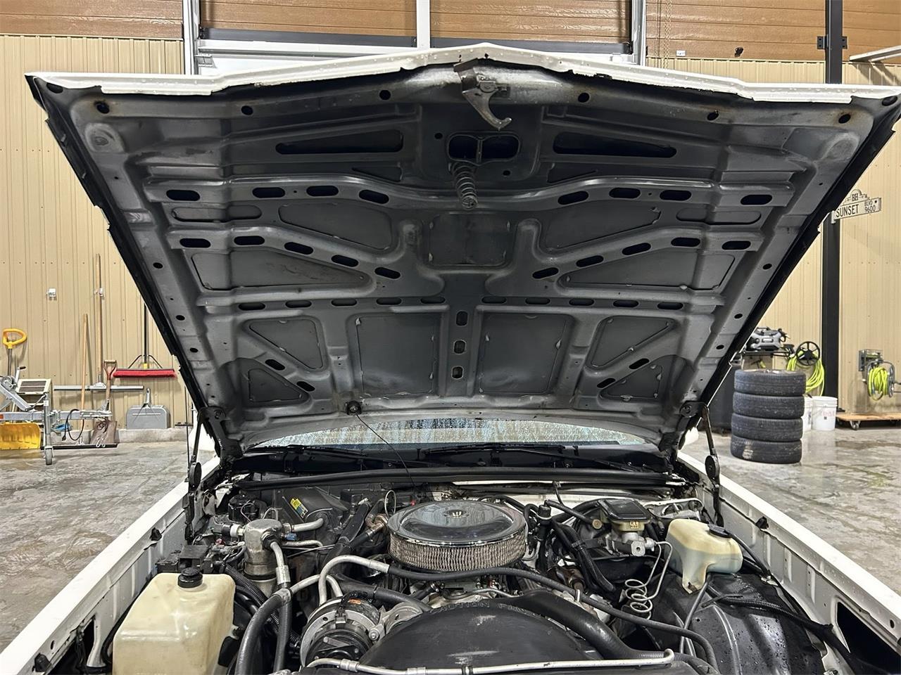 Chevrolet-Monte-carlo-ss-1988-white-tan-18