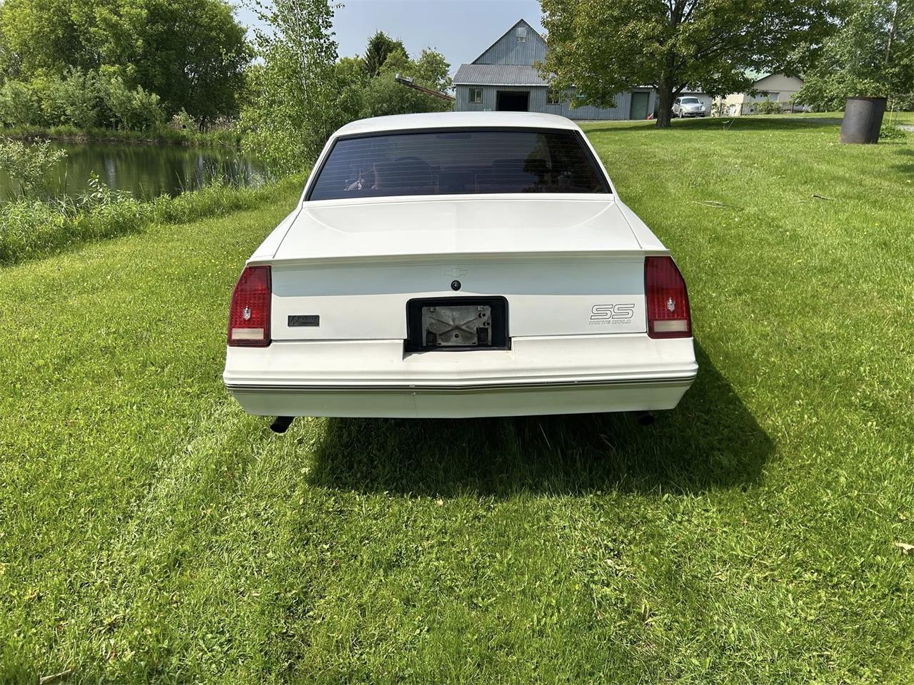 Chevrolet-Monte-carlo-ss-1988-white-tan-30