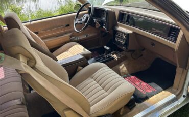 Chevrolet-Monte-carlo-ss-1988-white-tan-39