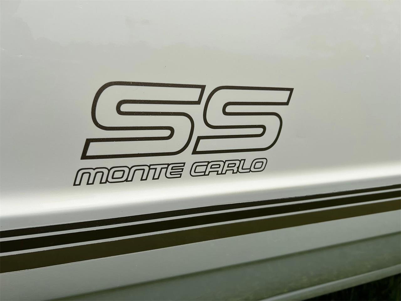 Chevrolet-Monte-carlo-ss-1988-white-tan-43