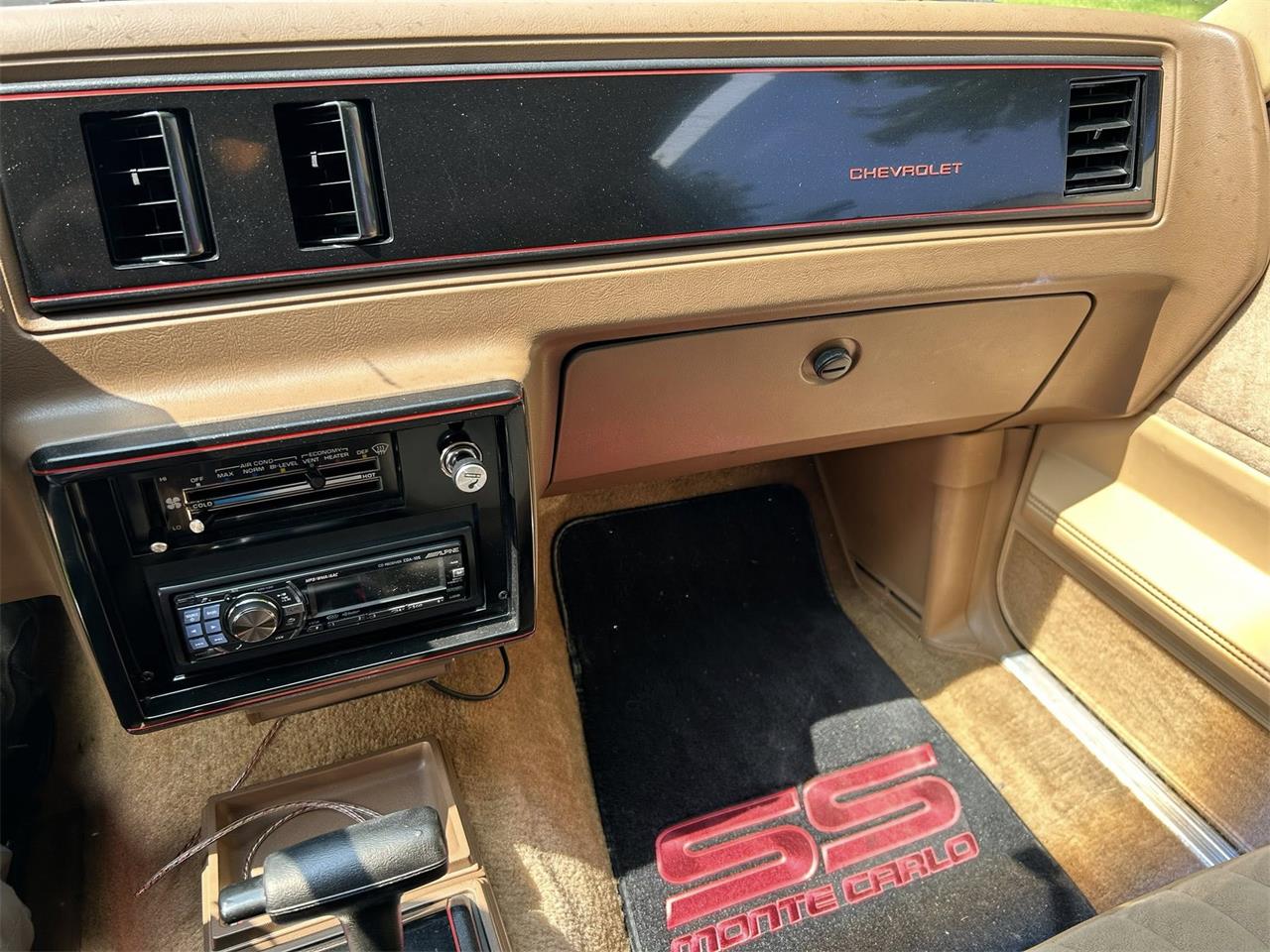 Chevrolet-Monte-carlo-ss-1988-white-tan-6