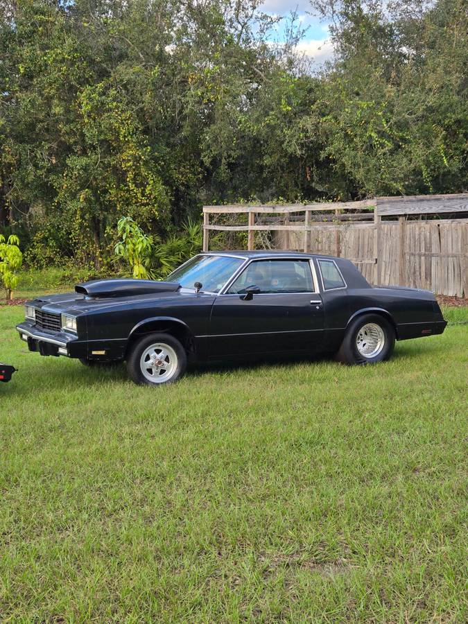 Chevrolet-Montecarlo-1983