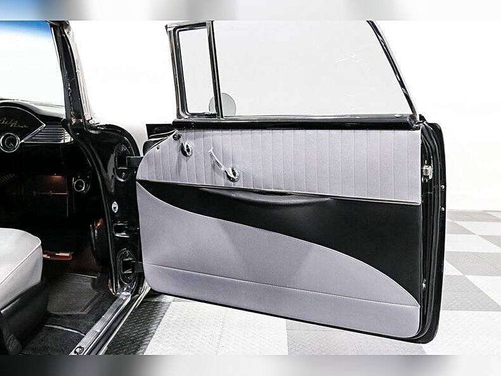 Chevrolet-Nomad-1956-black-16