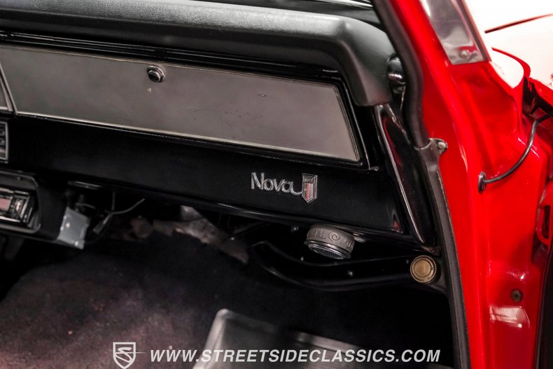 Chevrolet-Nova-1967-Red-Black-3
