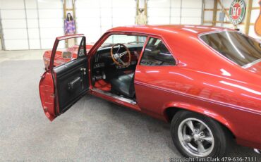 Chevrolet-Nova-1972-Red-Black-10