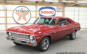 Chevrolet-Nova-1972-Red-Black-2