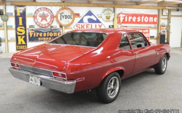 Chevrolet-Nova-1972-Red-Black-3