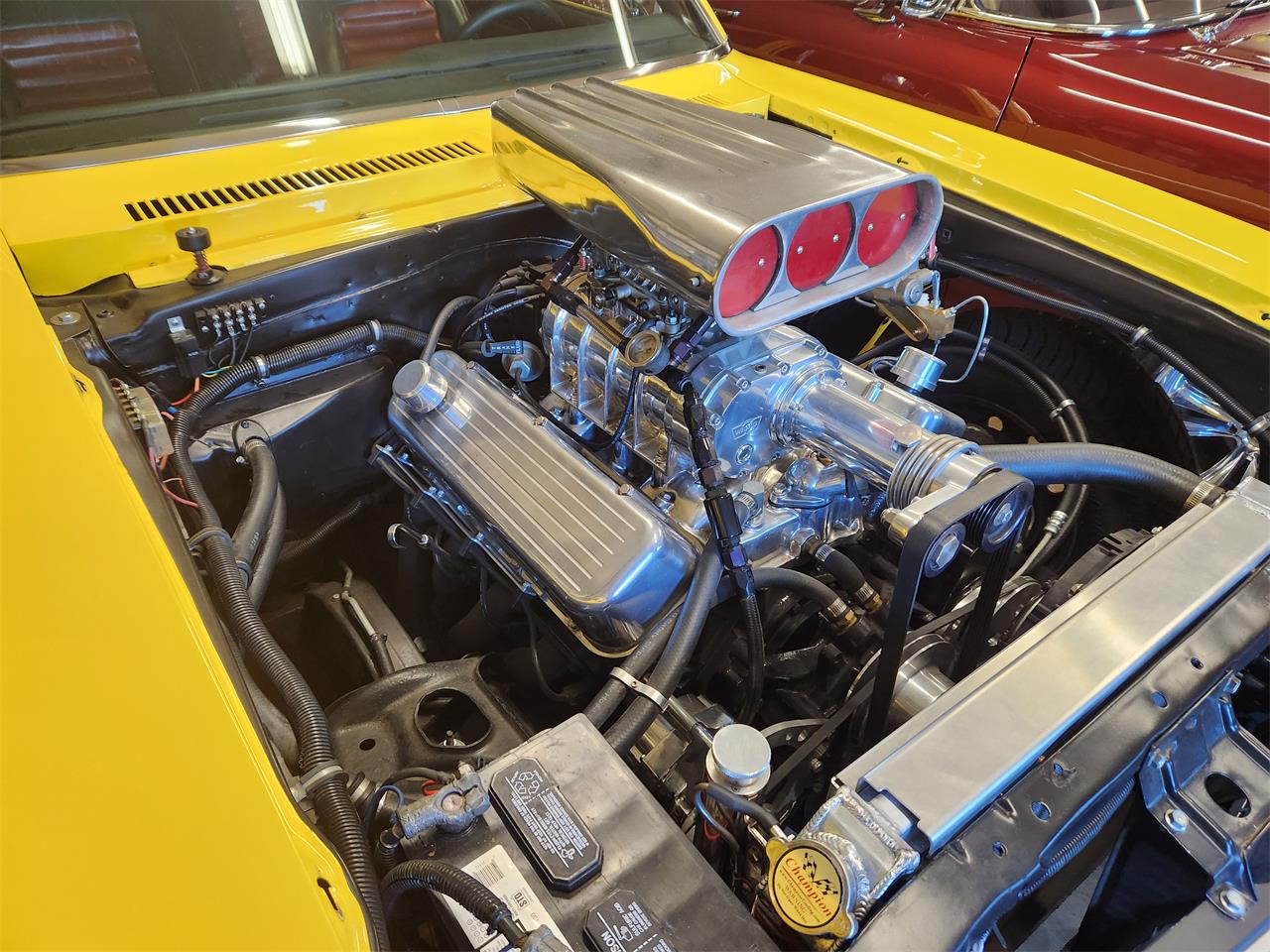 Chevrolet-Nova-1972-Yellow-Black-1